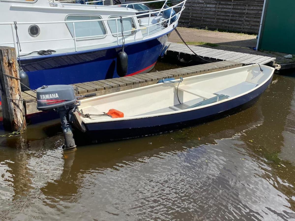 Boat Ella - Kamperen Op Het Water -Niet Om Mee Te Varen -Read Host Profile-Lees Hostprofiel Jutrijp Kültér fotó