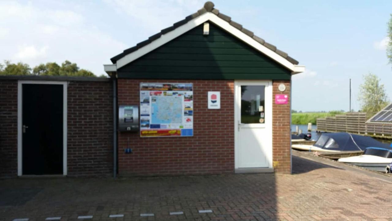 Boat Ella - Kamperen Op Het Water -Niet Om Mee Te Varen -Read Host Profile-Lees Hostprofiel Jutrijp Kültér fotó
