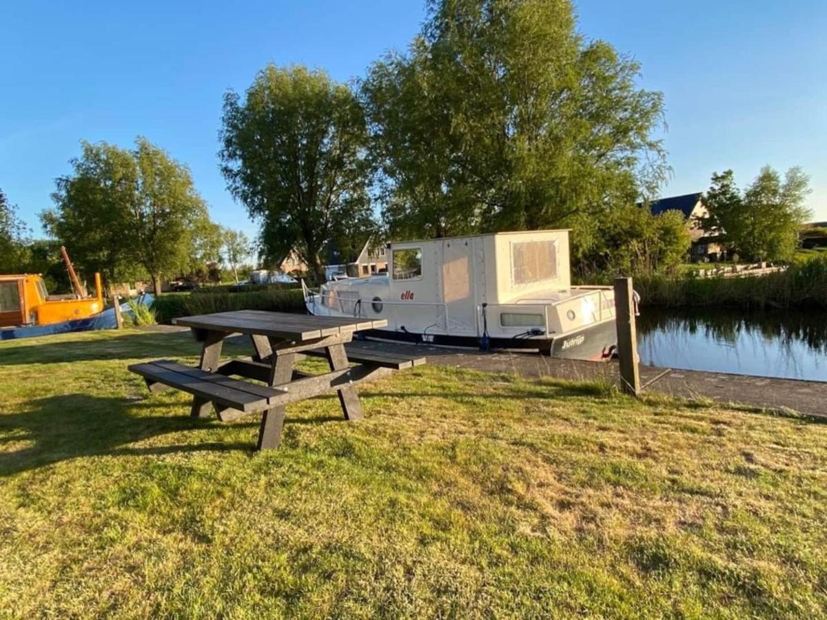 Boat Ella - Kamperen Op Het Water -Niet Om Mee Te Varen -Read Host Profile-Lees Hostprofiel Jutrijp Kültér fotó